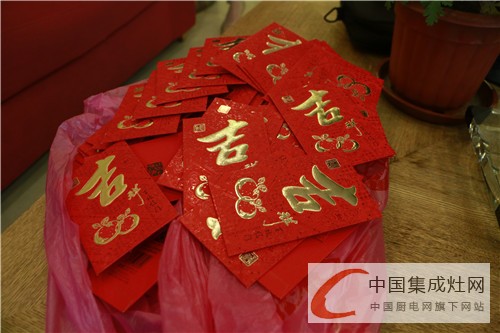 【上海展花絮】掃一掃有驚喜，一大波紅包現(xiàn)場(chǎng)派送啦！